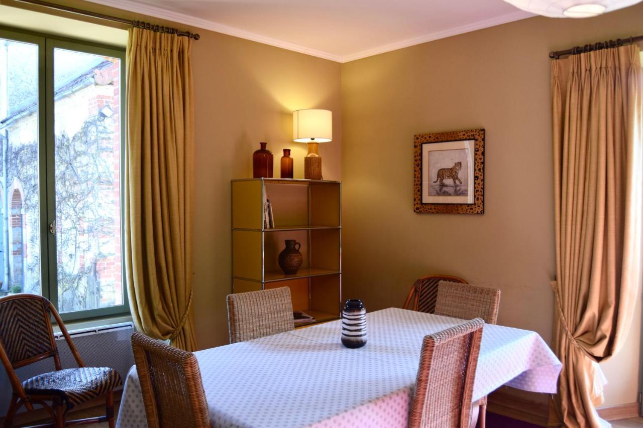Cottages De Chateau De Vaux Yvre-l'Eveque ภายนอก รูปภาพ