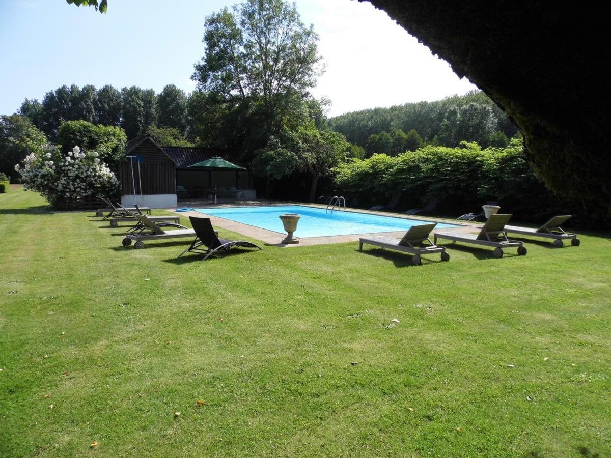 Cottages De Chateau De Vaux Yvre-l'Eveque ภายนอก รูปภาพ